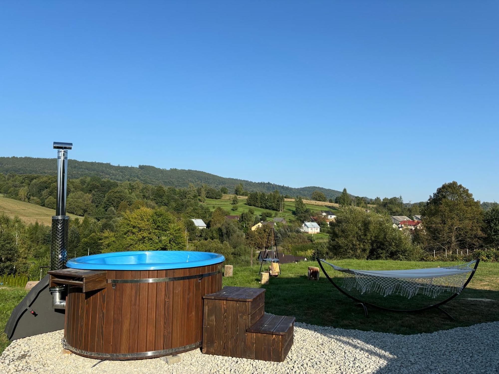 Bieszczadzka Osada Saunowisko-każdy Dom Z Sauną I Jacuzzi Domek alpejski *